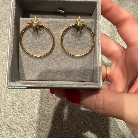 Roberto Coin X Disney Cinderella Diamond Star Hoop Earrings - Picture 2 of 8